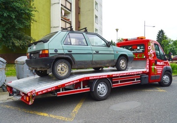 Odtah autovraku na likvidaci Odry
